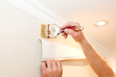 Pose de papier peint à la Canourgue — revêtements muraux et toiles de verre